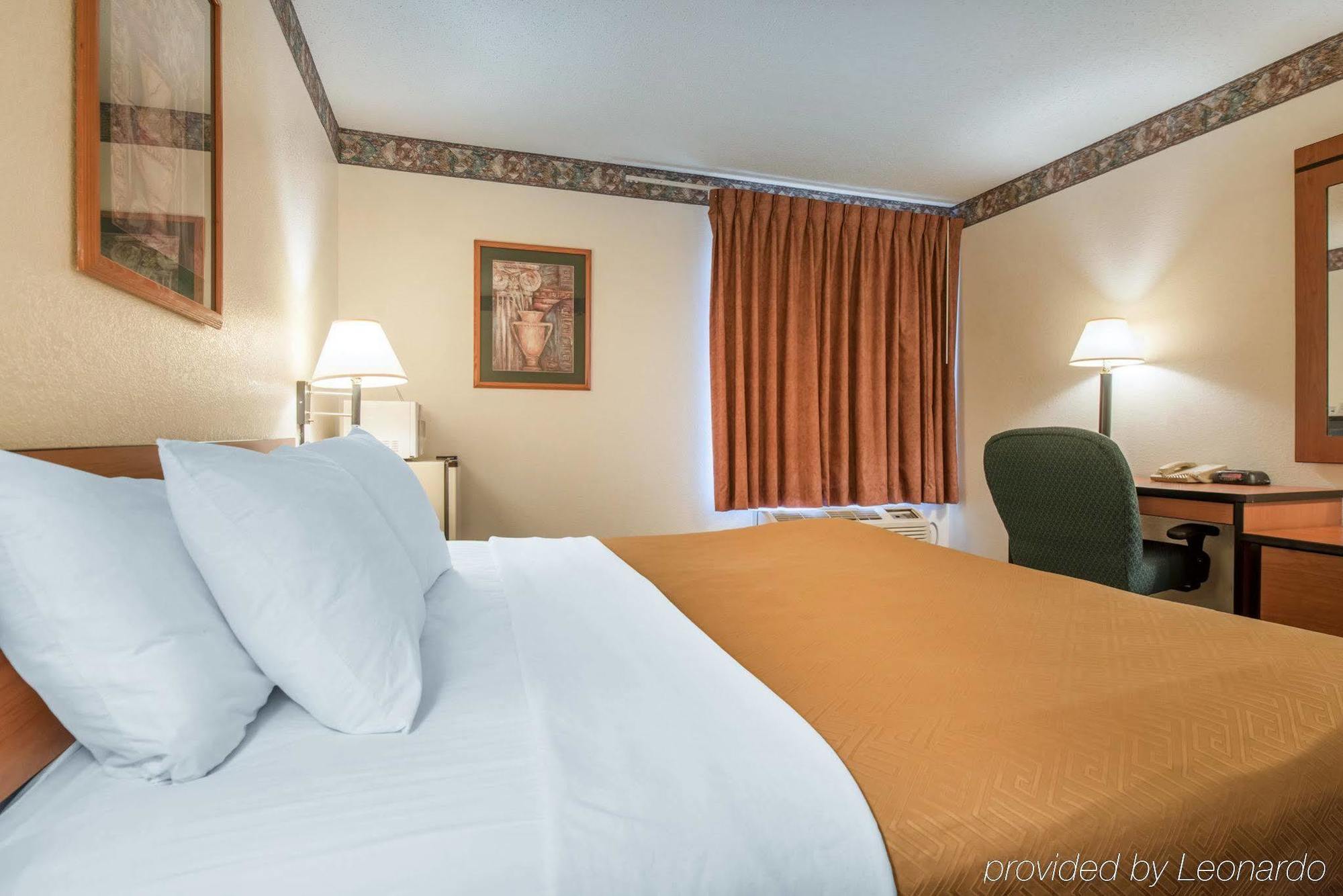 Econo Lodge Pueblo Zewnętrze zdjęcie