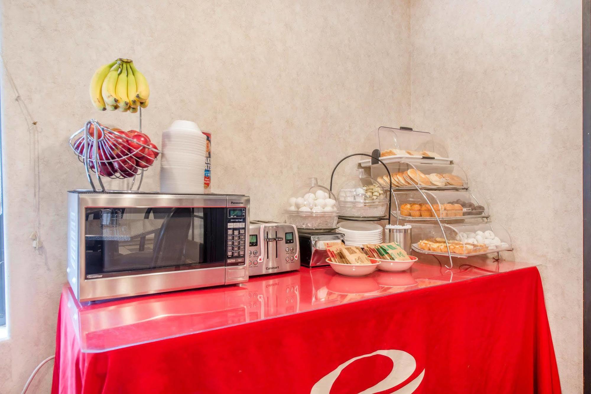 Econo Lodge Pueblo Zewnętrze zdjęcie
