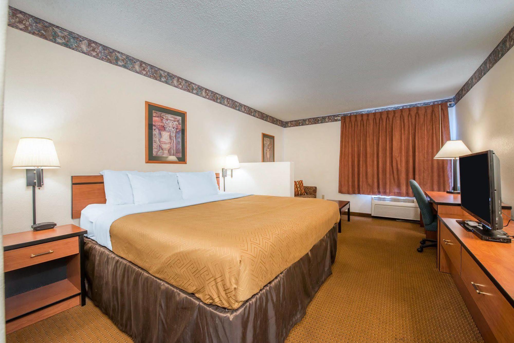 Econo Lodge Pueblo Zewnętrze zdjęcie