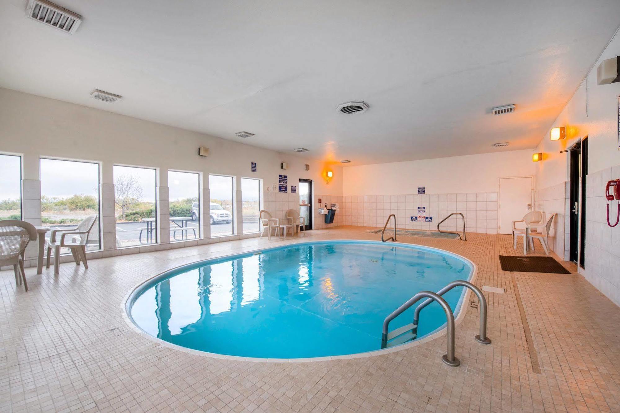 Econo Lodge Pueblo Zewnętrze zdjęcie